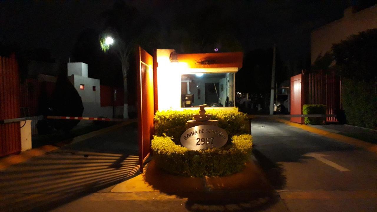 Villa Casa Ejecutivo Zona Iteso Bahia De Acapulco Guadalajara Esterno foto